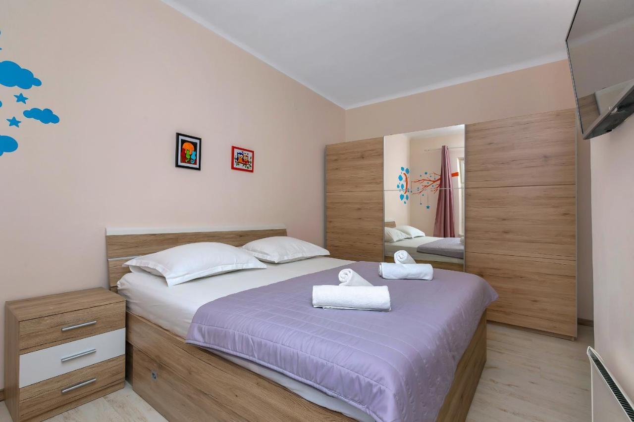 מאקרסקה Apartman Montana, Town Centre מראה חיצוני תמונה