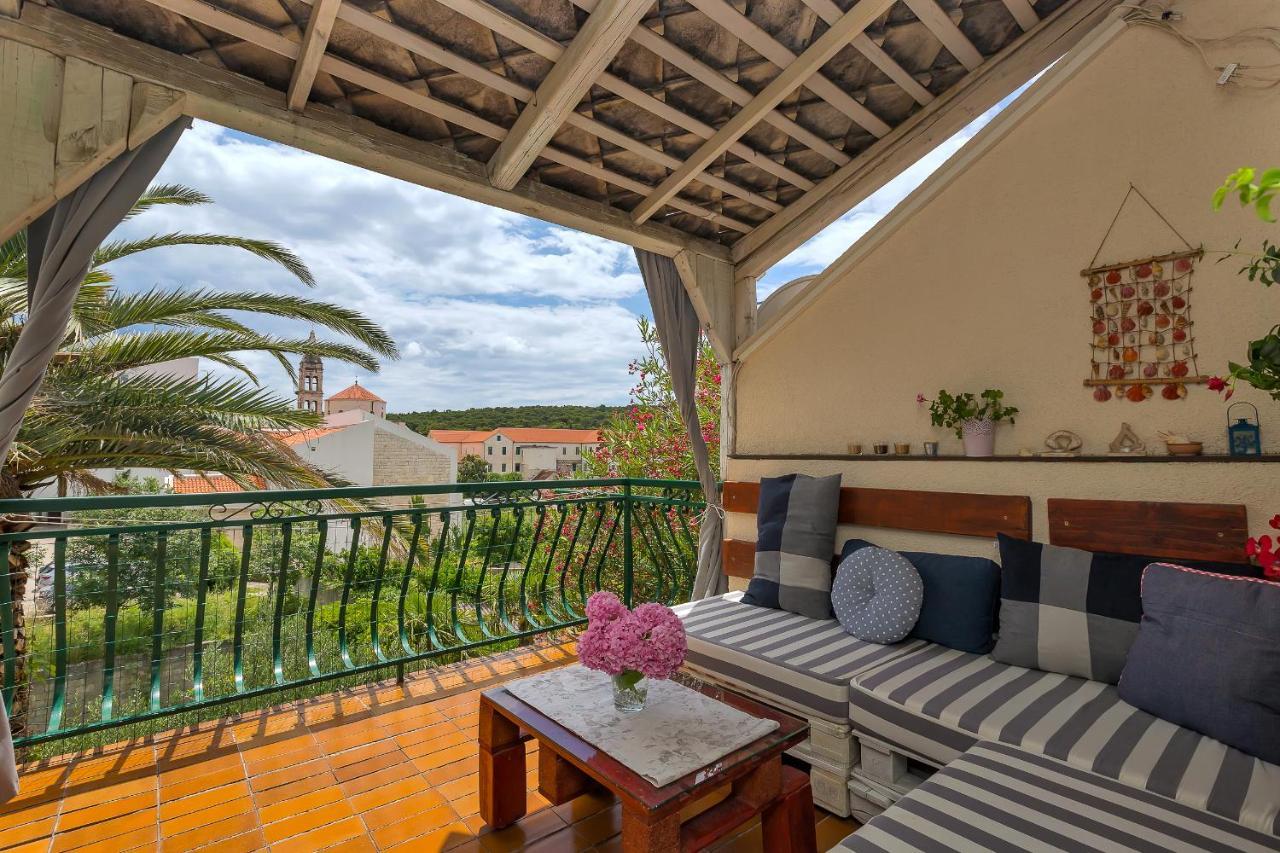 מאקרסקה Apartman Montana, Town Centre מראה חיצוני תמונה