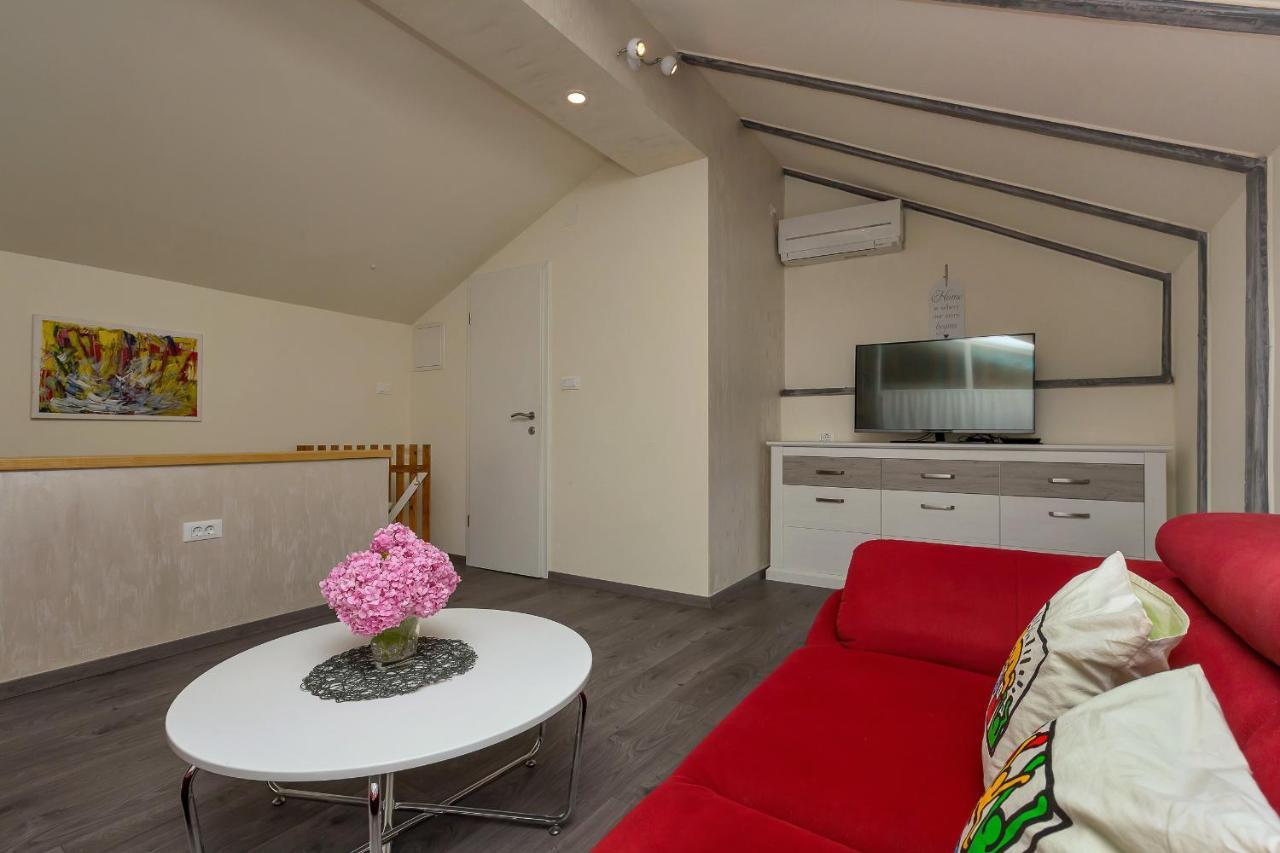 מאקרסקה Apartman Montana, Town Centre מראה חיצוני תמונה