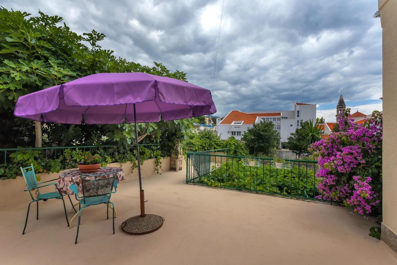 מאקרסקה Apartman Montana, Town Centre מראה חיצוני תמונה